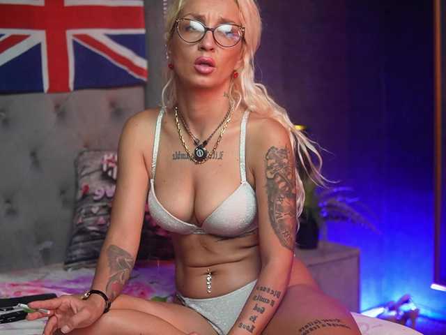 DonnaDubai live cam on BongaCams