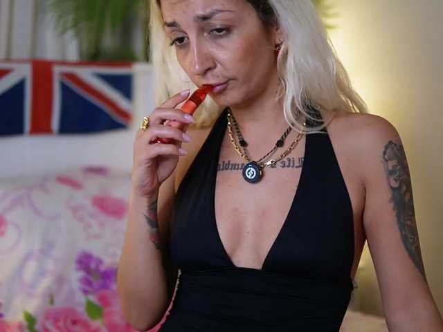 DonnaDubai live cam on BongaCams