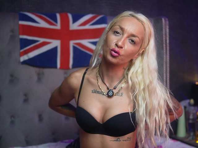 DonnaDubai live cam on BongaCams