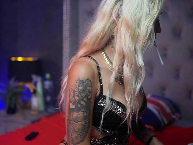 DonnaDubai live cam on BongaCams