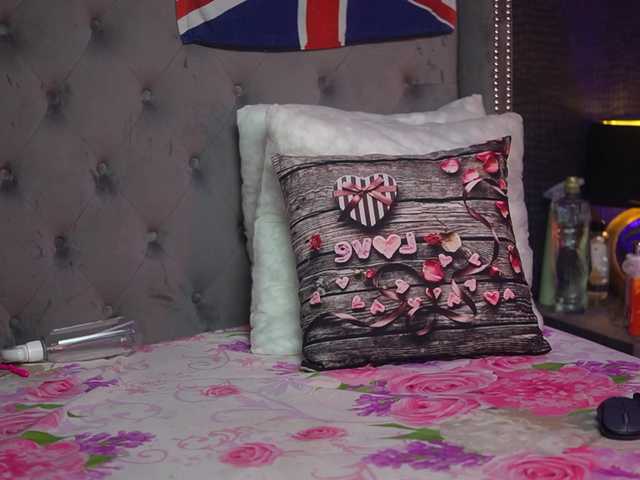 DonnaDubai live cam on BongaCams