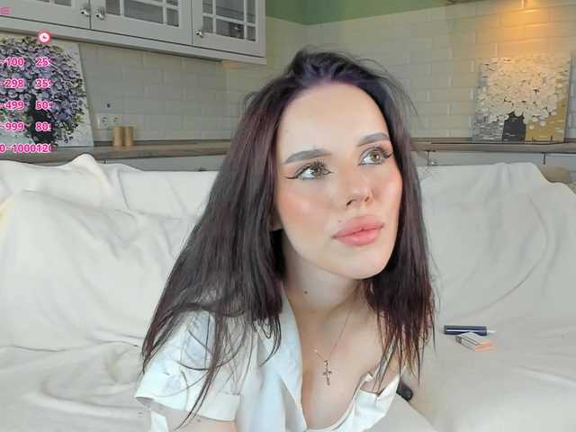 KianaBrown live cam on BongaCams