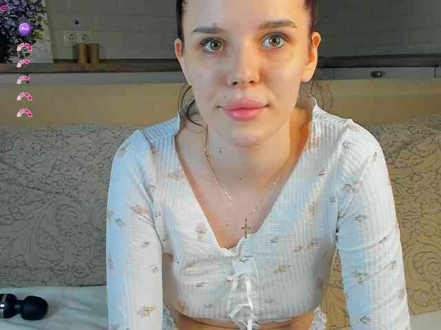 KianaBrown webcam