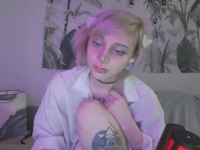 lolamilaya live cam on BongaCams