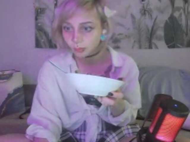 lolamilaya live cam on BongaCams