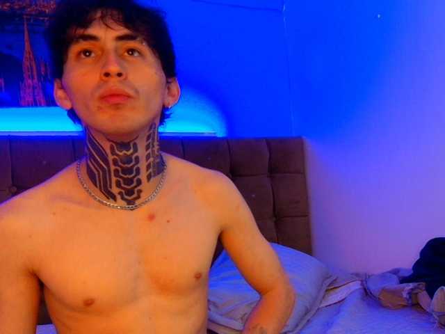 HiiddenDesire live cam