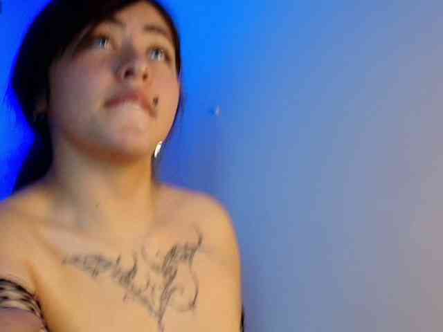 HiiddenDesire webcam