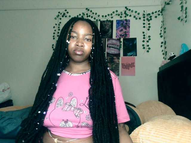 Sexyysquiter1 live cam on BongaCams