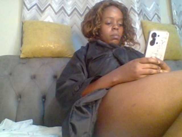 QueenVy live cam on BongaCams