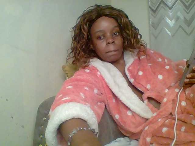 QueenVy live cam on BongaCams