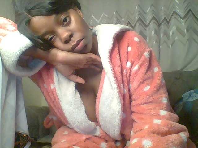 QueenVy live cam on BongaCams