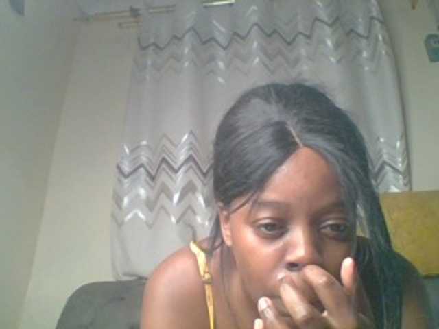 QueenVy live cam on BongaCams