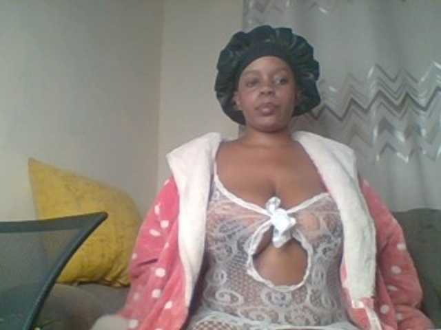 QueenVy live cam