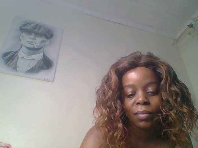 QueenVy live cam on BongaCams