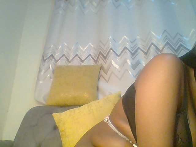 QueenVy, en vivo ahora en BongaCams