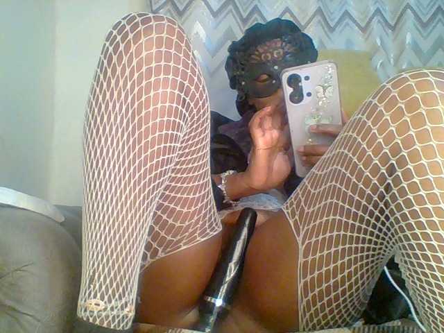 QueenVy live cam on BongaCams