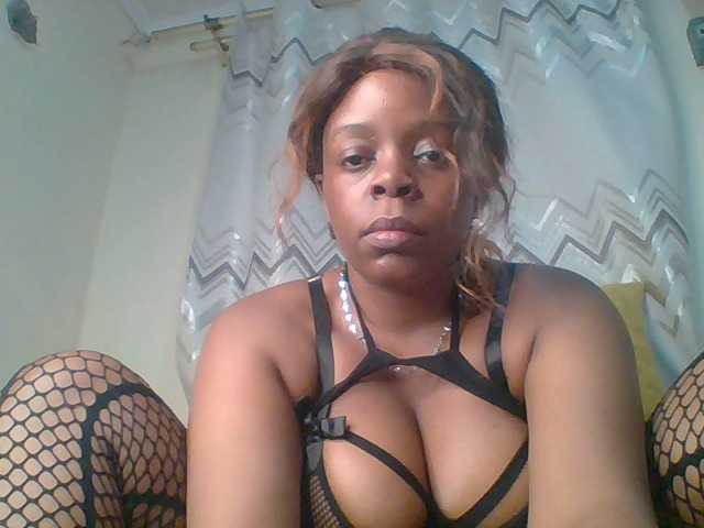 QueenVy live cam on BongaCams