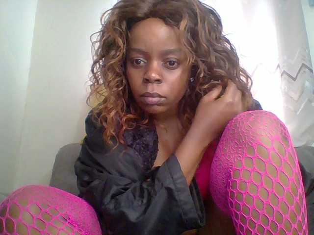 QueenVy live cam on BongaCams