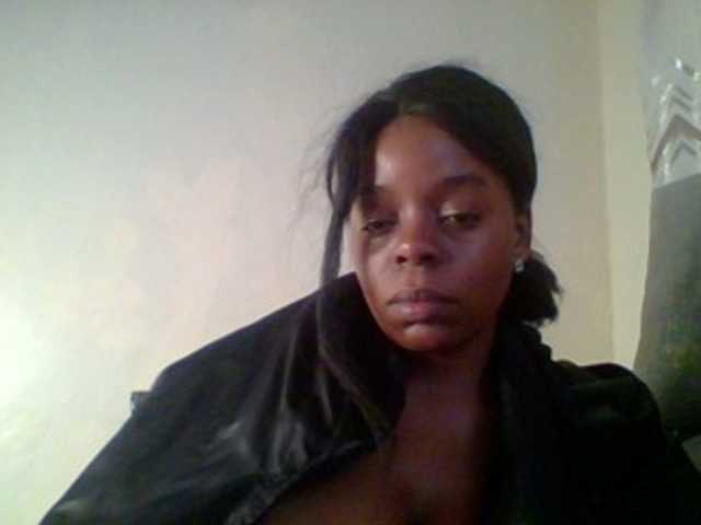 QueenVy live cam on BongaCams