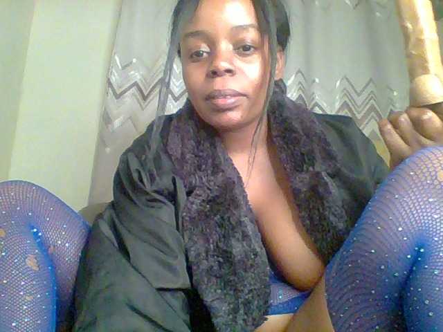 QueenVy live cam on BongaCams