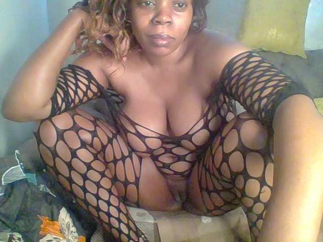 QueenVy live cam on BongaCams