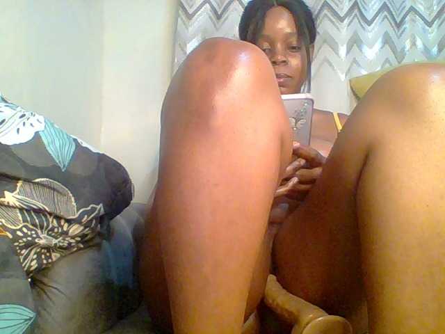 QueenVy live cam on BongaCams