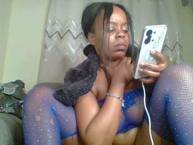 QueenVy live cam on BongaCams