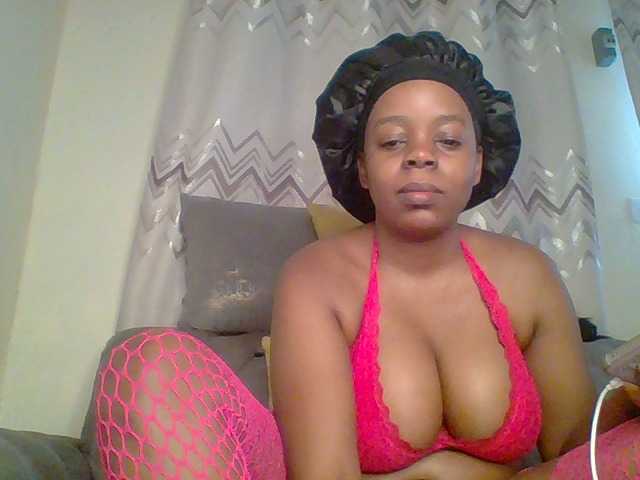 QueenVy live cam on BongaCams