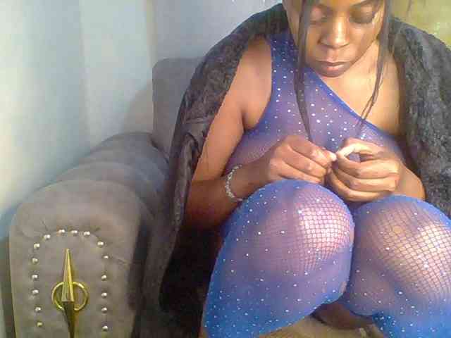 QueenVy Live Webcam on BongaCams