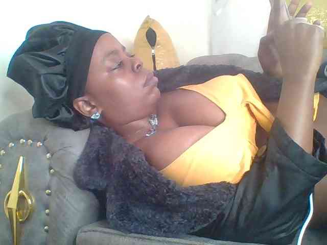 QueenVy webcam