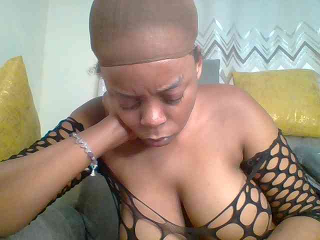 QueenVy webcam