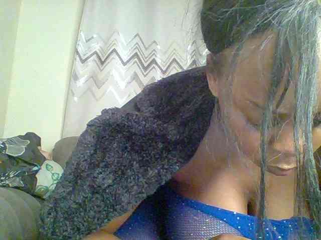QueenVy Live Webcam on BongaCams