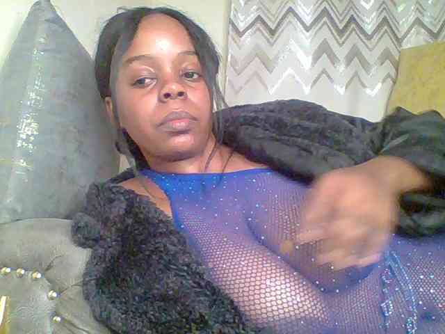 QueenVy Live Webcam on BongaCams