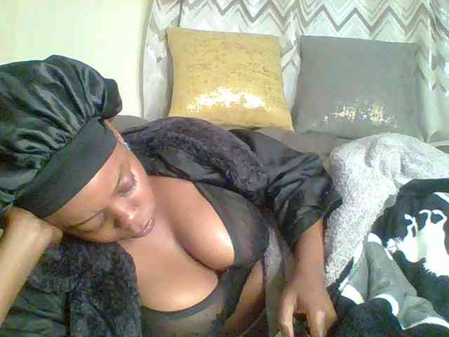 Model: QueenVy