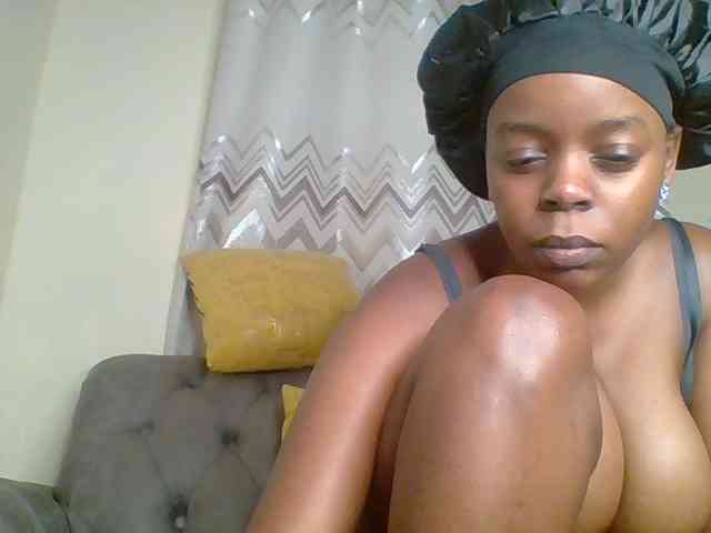 QueenVy Sex Cam Show