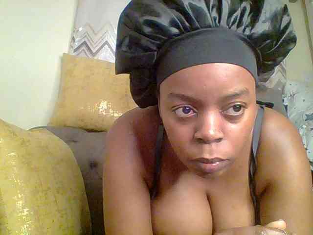 QueenVy webcam