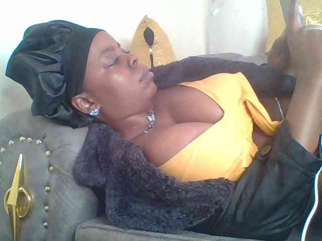 QueenVy webcam