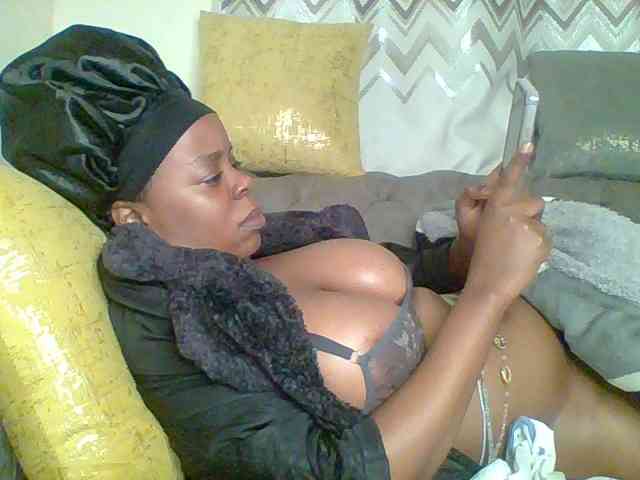 QueenVy webcam