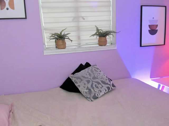 Zara-Blooom live webcam show