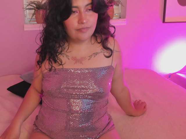 Zara-Blooom live cam on BongaCams