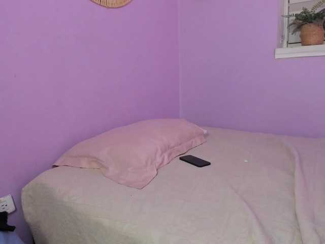 Zara-Blooom live cam on BongaCams