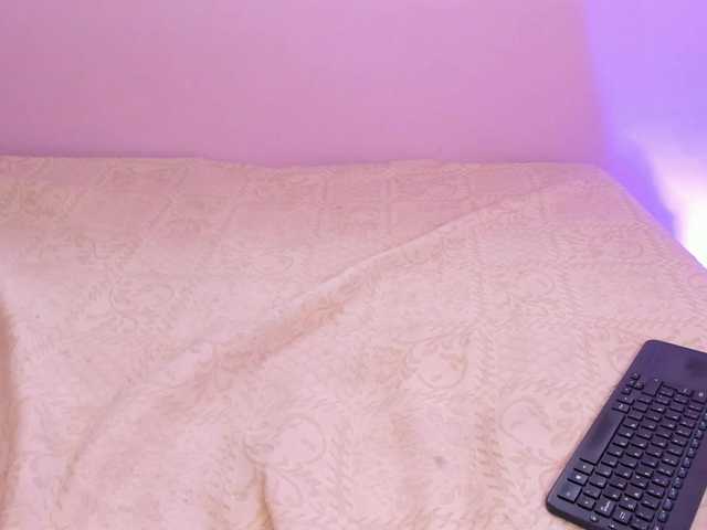 Zara-Blooom live cam on BongaCams