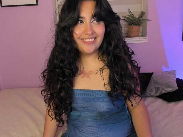 Zara-Blooom live cam on BongaCams