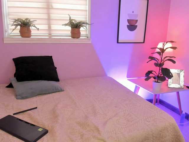 Zara-Blooom live webcam show