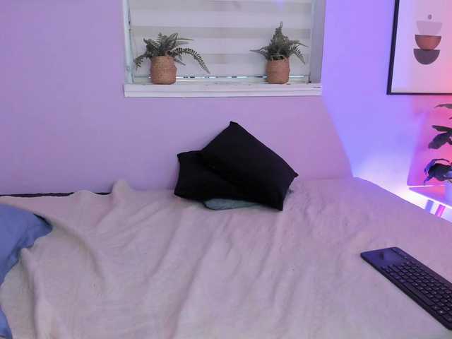 Zara-Blooom live webcam show