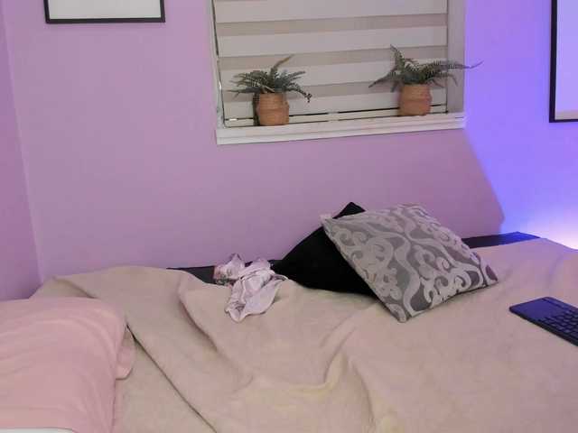 Zara-Blooom live webcam show
