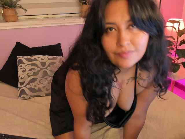 Zara-Blooom webcam