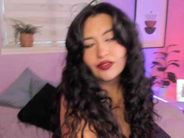 Zara-Blooom webcam
