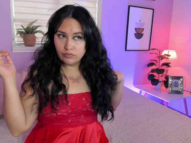 Zara-Blooom webcam