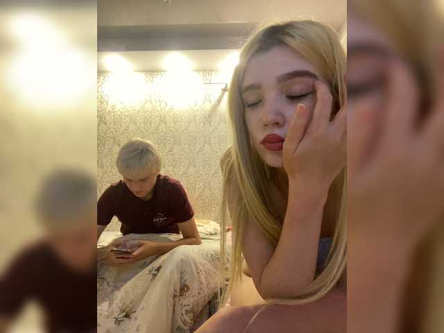 MilanaMike1 live cam on BongaCams